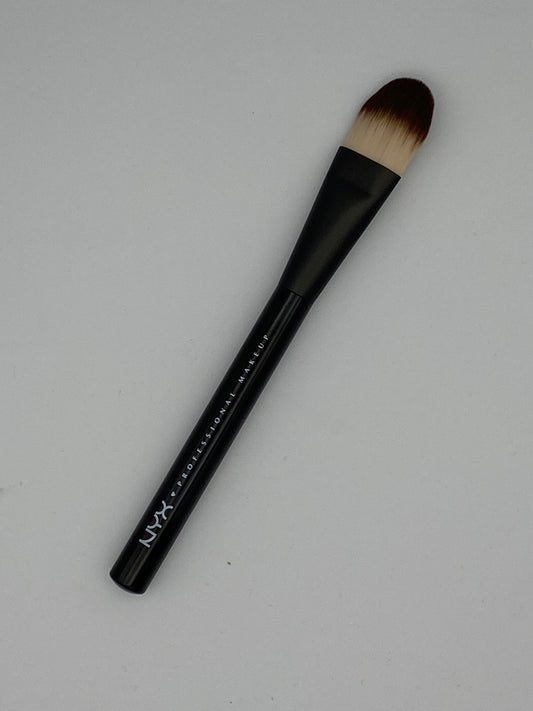 NYX PRO PINCEAU À POUDRE 7